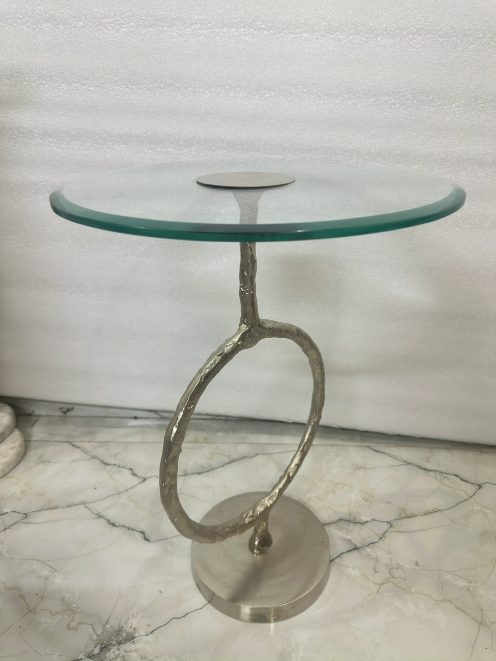 Site table, silver finish
