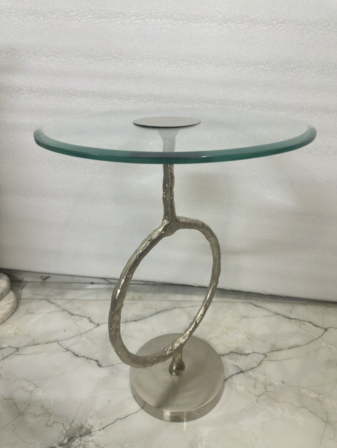 Site table, silver finish